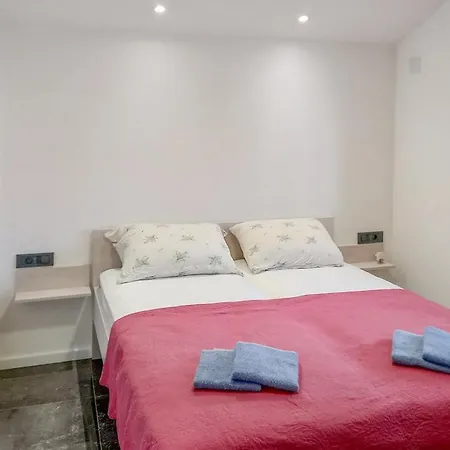 By The Sea - 23753 * فير