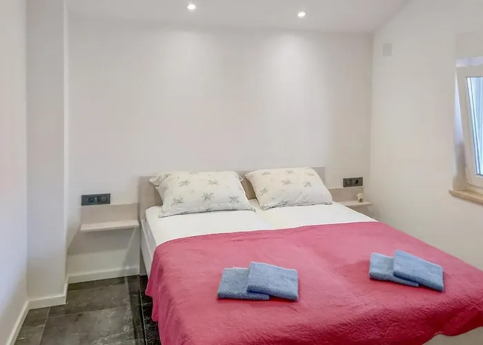 By The Sea - 23753 * فير